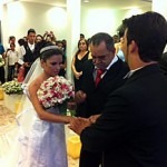 Campanha via Facebook, leva noiva ao casamento de limusine