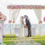 Além do arco de flores: 5 opções para o altar do casamento opcao-arco-de-flores-2