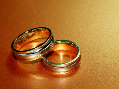 Alianças de ouro para casamento