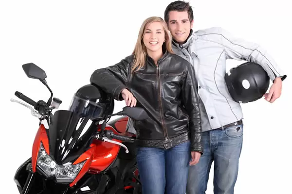 Casal de motociclistas