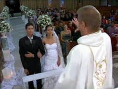 Padre Wilson celebra casamento de Patrícia e Pedro em Libras