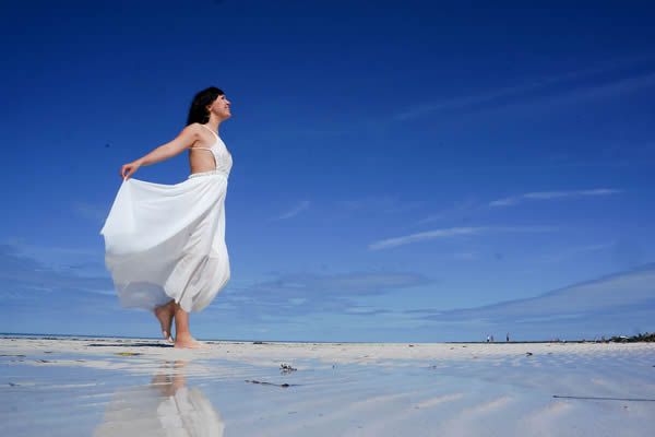 Modelo de vestido de noiva para casamento na praia